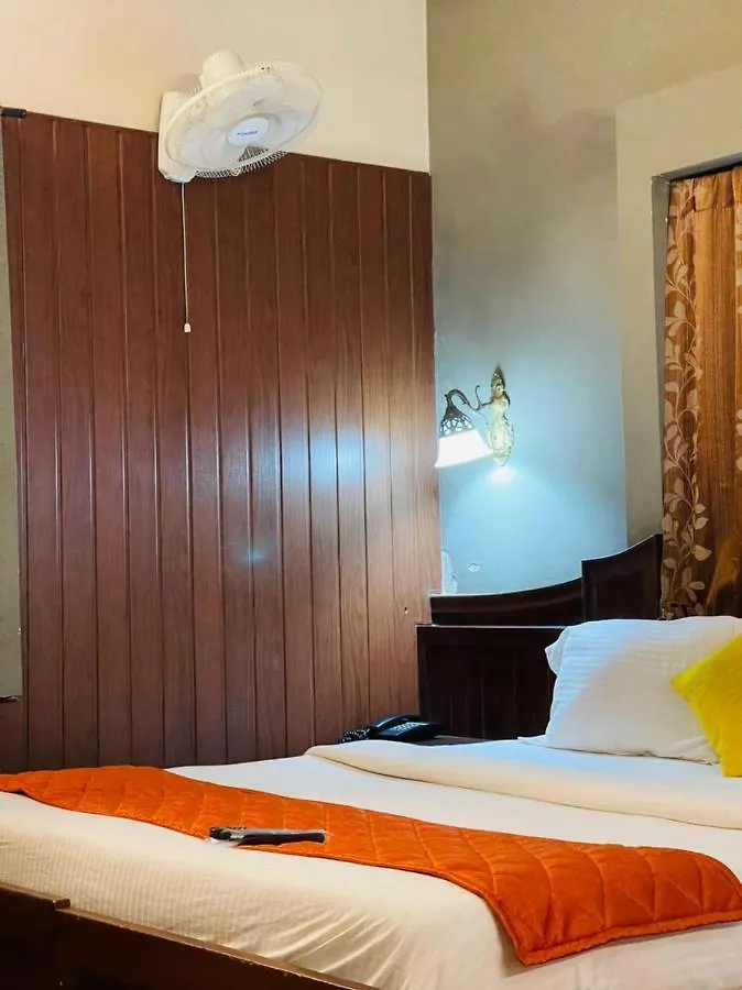 Skylark Holidays Munnar
